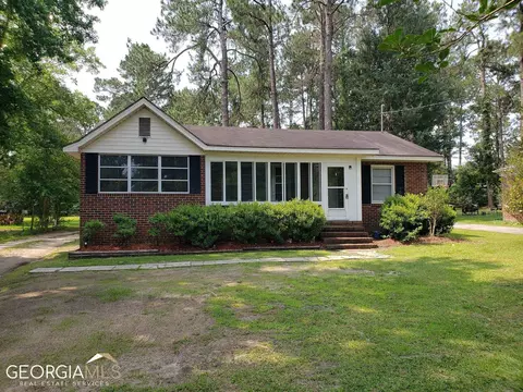 329 Jewel Dr, Statesboro, GA 30458