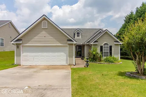 3712 Pointe Cir, Fairburn, GA 30213