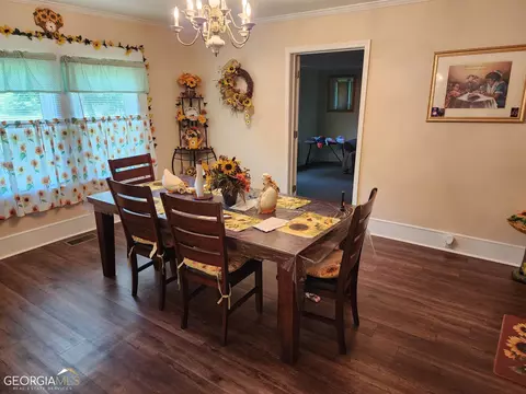 143 Grove St, Barnesville, GA 30204 photo 5