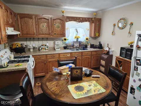 143 Grove St, Barnesville, GA 30204 photo 11