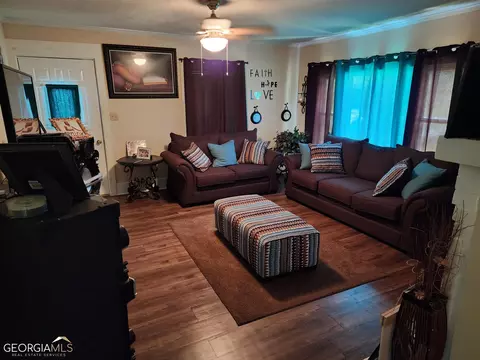 143 Grove St, Barnesville, GA 30204 photo 4