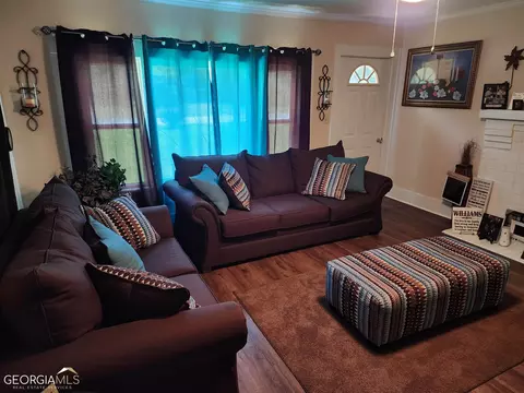 143 Grove St, Barnesville, GA 30204 photo 3