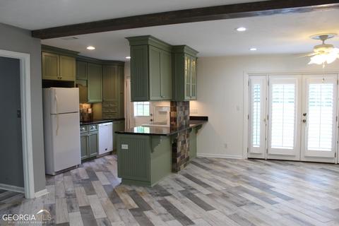 221 Merrybrook Dr, Lagrange, GA 30240 photo 2