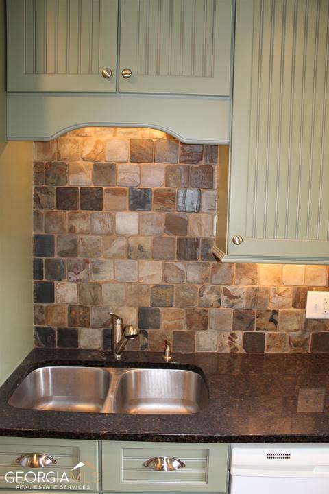 221 Merrybrook Dr, Lagrange, GA 30240 photo 6
