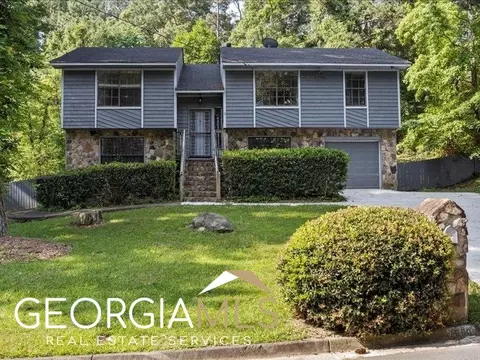7080 Hassana Ln, Fairburn, GA 30213