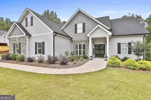 135 Lake Chase Dr, Griffin, GA 30224
