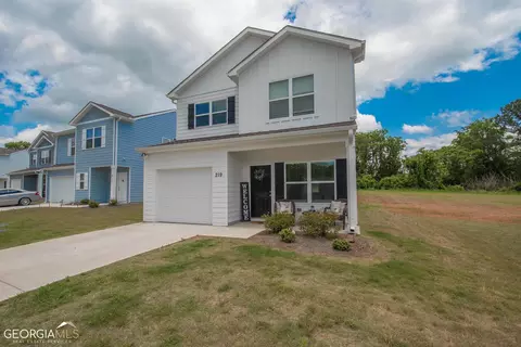 219 Creekside Manor Dr, Thomaston, GA 30286