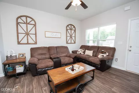 219 Creekside Manor Dr, Thomaston, GA 30286 photo 4