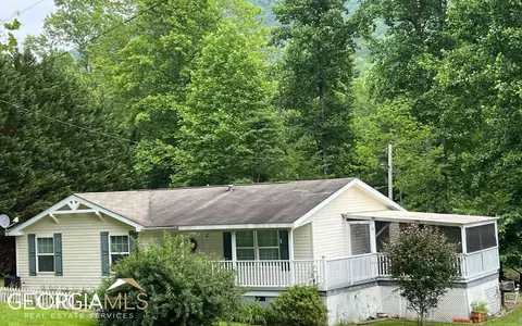 5 Mary Ln, Hayesville, NC 28904
