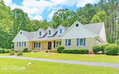 421 Laurel Dr, Hartwell, GA 30643
