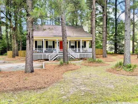 900 Travis Dr, Statesboro, GA 30461