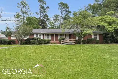 718 N Main St, Statesboro, GA 30458