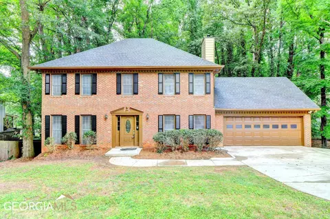 5599 Fern Creek Dr, Lilburn, GA 30047