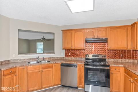 1912 Simmons Ln, Hampton, GA 30228 photo 4