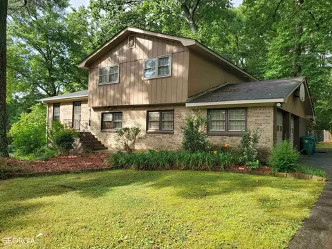 1480 Smokehouse Ln, Stone Mountain, GA 30088