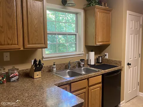 45 Equestrian Ct, Covington, GA 30016 photo 4