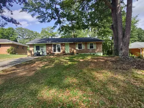 8082 Huntington Dr, Jonesboro, GA 30238