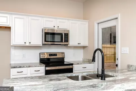 159 Red Tail Cir, Byron, GA 31008 photo 9