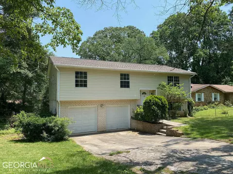 1553 Indian Forest Trl, Stone Mountain, GA 30083