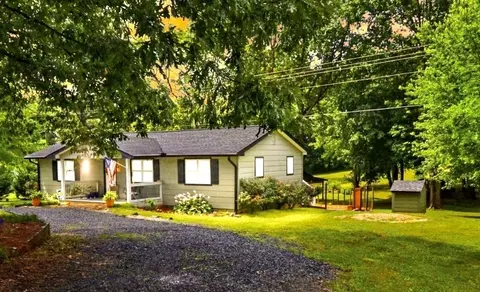 483 Parker Rd #1, Ellijay, GA 30536