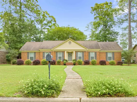1717 Pineknoll Ln, Albany, GA 31707