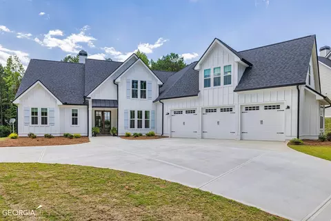 153 Huiet Dr, Fayetteville, GA 30215