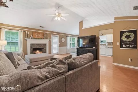 40 Madison Ct, Covington, GA 30016 photo 6