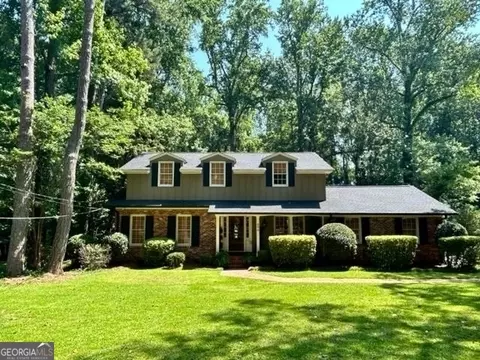 694 Brook Cir, Griffin, GA 30224