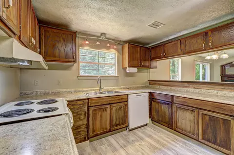 340 Crawford Rd, Barnesville, GA 30204 photo 12