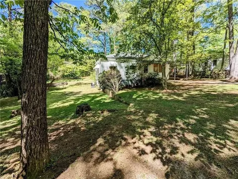 6404 SW Lobelia Rd, Mableton, GA 30126