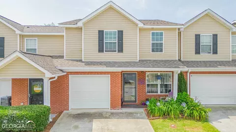 393 Tara Commons Cir, Loganville, GA 30052