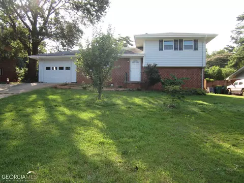5604 Skyland Dr, Forest Park, GA 30297