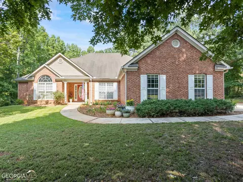136 River Park Cir, Mcdonough, GA 30252