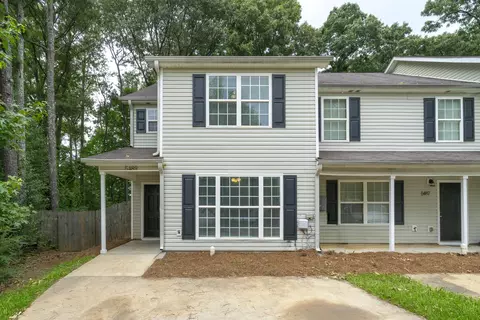 5489 Hickory Bend Ct, College Park, GA 30349