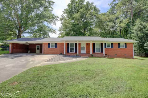 170 Mimosa Dr, Fayetteville, GA 30214
