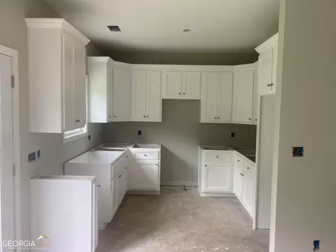 309 Preakness Dr, Lagrange, GA 30240 photo 2