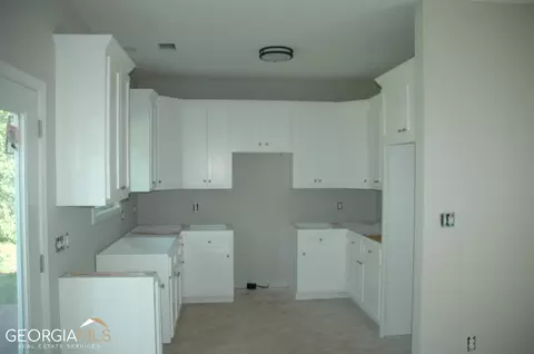309 Preakness Dr, Lagrange, GA 30240 photo 3