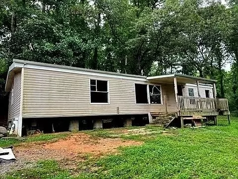 182 Meadowview Ln, Newnan, GA 30263