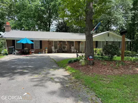 667 Woodland Brook Dr, Tallapoosa, GA 30176