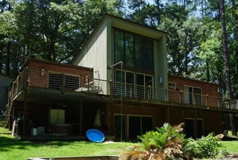 637 NE Woodland Dr, Sandersville, GA 31082