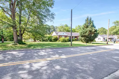 982 Wayside St NW, Cornelia, GA 30531
