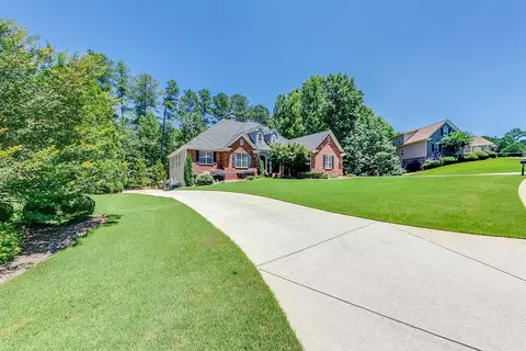 303 Vantage Dr, Jefferson, GA 30549