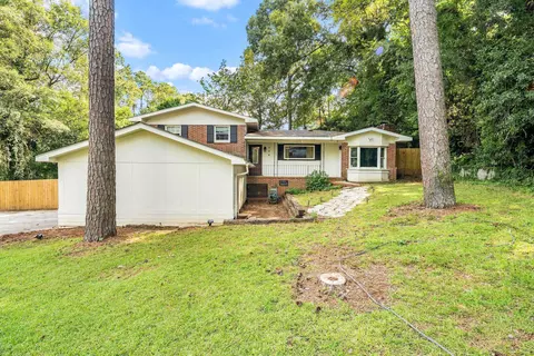 304 Pine Valley Dr, Warner Robins, GA 31088