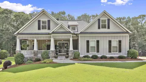 22 Red Oak Trl, Sharpsburg, GA 30277