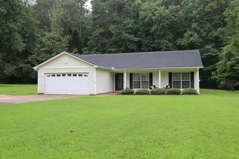 125 Bradesbury Ln, Locust Grove, GA 30248