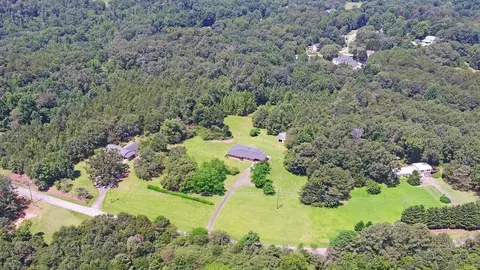 668 Brookdale Rd, Toccoa, GA 30577 photo 2