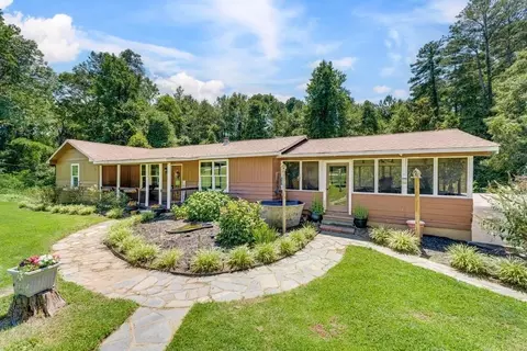 1148 Lovers Ln, Toccoa, GA 30577