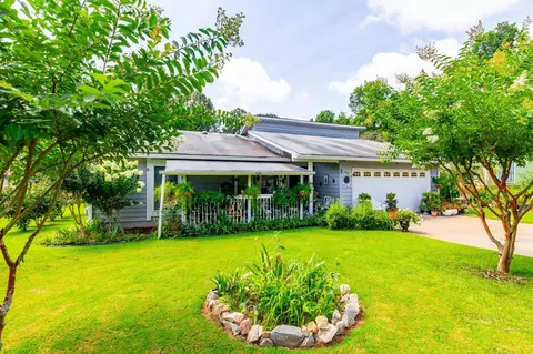 546 Woodbridge Dr, Riverdale, GA 30274