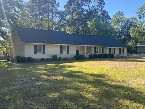 330 Regency Cir, Dublin, GA 31021 photo 1