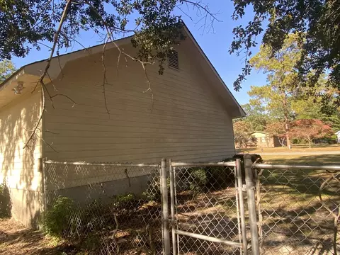 330 Regency Cir, Dublin, GA 31021 photo 10